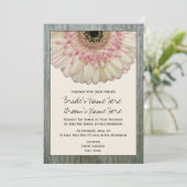Gerbera Daisy & Barnwood Wedding Invitation Kaart (Staand voorkant)
