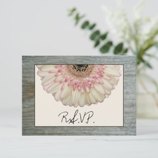 Gerbera Daisy & Barnwood Wedding RSVP (Staand voorkant)