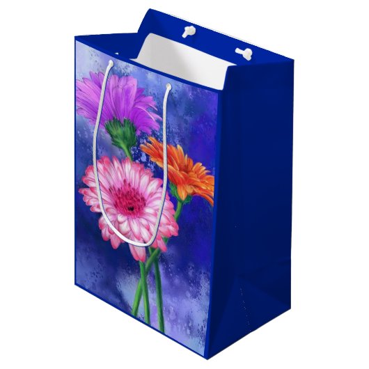 Gerberas Gift Bag Mooie Kleur Bloemen Medium Cadeauzakje (Voorkant Gekanteld)