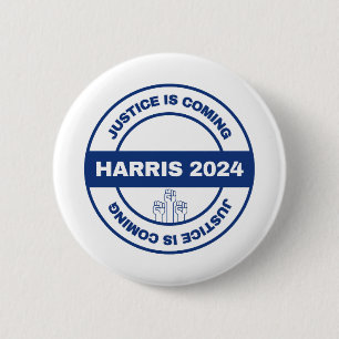 Gerechtigheid komt eraan   Kamala Harris Walz Verk Ronde Button 5,7 Cm