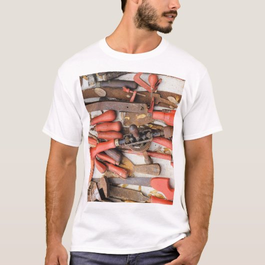 Gereedschap Antiek Rustiek Rood Man Tool T-shirt (Voorkant)