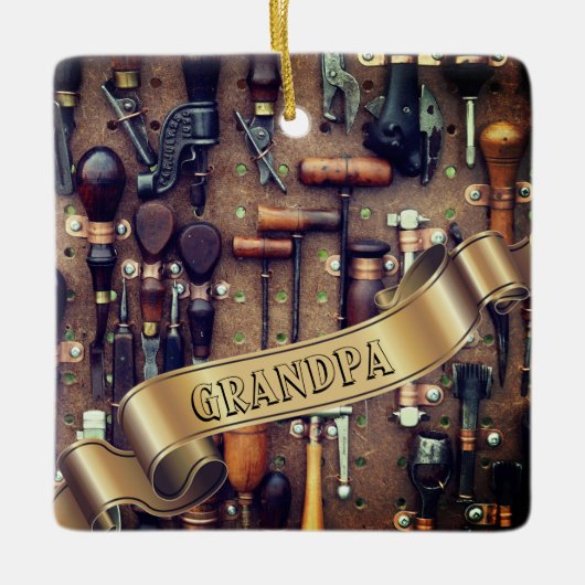 gereedschap met kerstmis voor het bewerken van ho keramisch ornament (Voorkant)