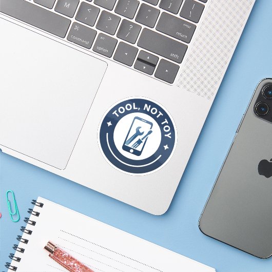 Gereedschap Niet Speelgoed Sticker 3x3 (Laptop met iPhone)