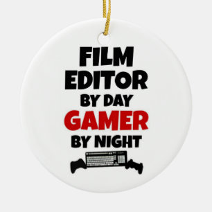 Geregisseerd door: Day Gamer by Night Keramisch Ornament
