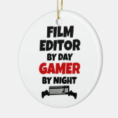 Geregisseerd door: Day Gamer by Night Keramisch Ornament (Links)