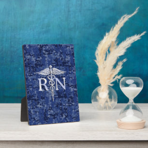 Geregistreerd zure RN Caduceus op Navy Blue Camo Fotoplaat