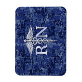 Geregistreerd zure RN Caduceus op Navy Blue Camo Magneet (Verticaal)