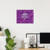 Geregistreerd zure RN Caduceus op roze Camouflage Poster (Thuiskantoor)