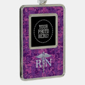 Geregistreerd zuster Silver Caduceus Roze Camoufla Verzilverd Omlijst Ornament (Rechts)