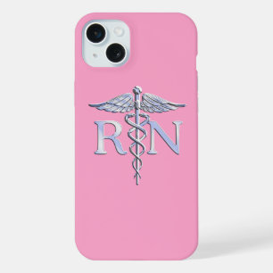 Geregistreerde Verpleegkundige RN Caduceus op Roze iPhone 15 Plus Case