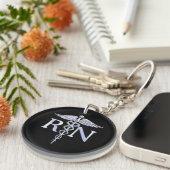 Geregistreerde zuster RN Caduceus Snakes Style op Sleutelhanger (Voorkant Rechts)