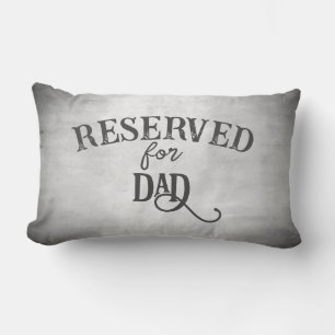 gereserveerd voor vader of douanenaam op grijs kussen