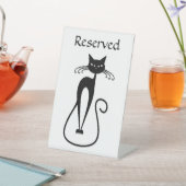 Gereserveerde Skinny Black Cat Table Saving Reclamebord Met Voetstuk (Insitu)