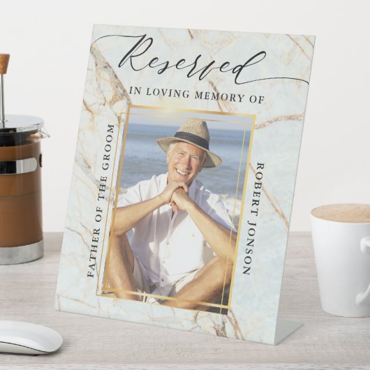 Gereserveerde Zetel In Liefdevolle Herinnering aan Reclamebord Met Voetstuk (Insitu)