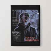 Gericht - Techno-Brutalist Streetwear Design Button (Voorkant)