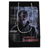 Gericht - Techno-Brutalist Streetwear Design Medium Cadeauzakje (Achterkant)