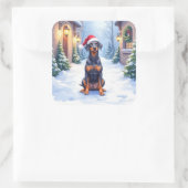German Pinscher Snowy Courtyard Santa Hat Vierkante Sticker (Tas)