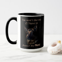 German Shepherd beschermt mijn moeder