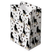 German Shepherd, Black Bandana Luggage Handle Wra Medium Cadeauzakje (Achterkant Gekanteld)