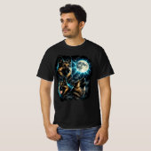 German shepherd dog  howling at the moon t-shirt (Voorkant volledig)