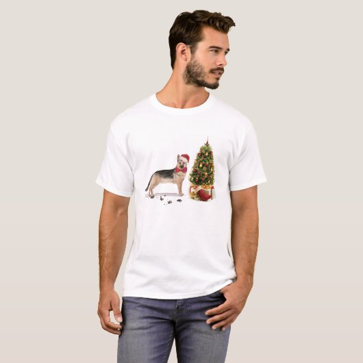 German Shepherd Funny kersthond met boom T-shirt (Voorkant volledig)