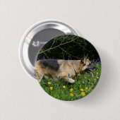 German Shepherd in Yellow Flowers Ronde Button 5,7 Cm (Voorkant /achterkant)