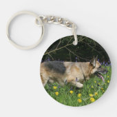 German Shepherd in Yellow Flowers Sleutelhanger (Voorkant)