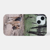 German Shepherd on a Forest Trail iPhone 15 Case (Achterkant horizontaal)