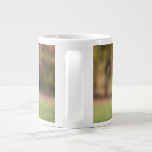 German Shepherd Running Grote Koffiekop (Achterkant)