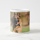 German Shepherd Running Grote Koffiekop (Voorkant)