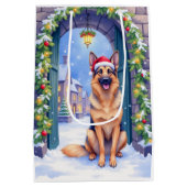 German Shepherd Snowy Town Gate Santa Christmas Medium Cadeauzakje (Achterkant)