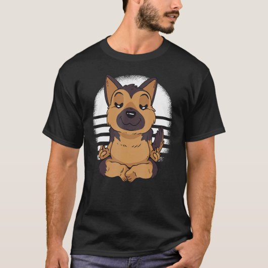German Shepherd yoga meditation meditate Funny dog T-shirt (Voorkant)