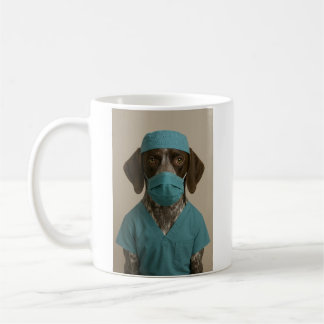 German Shorthaired Pointer in Scrubs Koffiemok