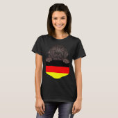 Germany Flag Newfoundland Dog In Pocket T-shirt (Voorkant volledig)