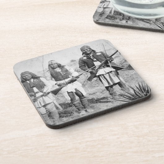 Geronimo en drie van zijn Apache-strijders, 1886 ( Bier Onderzetter (Linkerzijde)