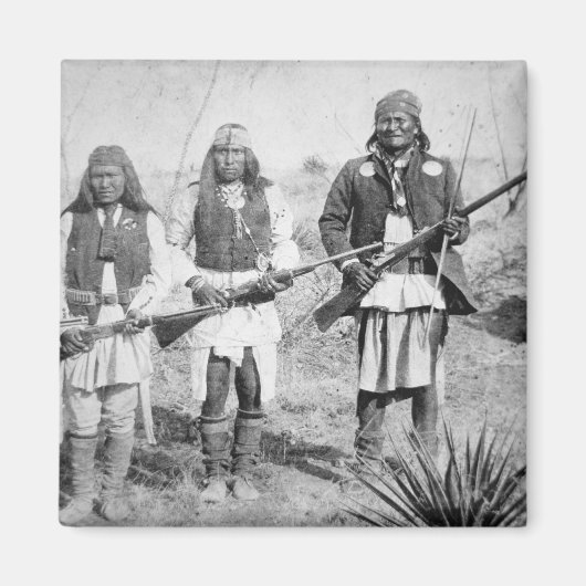 Geronimo en drie van zijn Apache-strijders, 1886 ( Magneet (Voorkant)