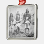 Geronimo en drie van zijn Apache-strijders, 1886 ( Metalen Ornament (Links)