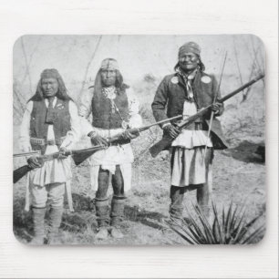 Geronimo en drie van zijn Apache-strijders, 1886 ( Muismat