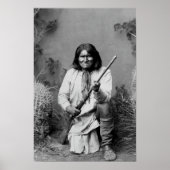 Geronimo Kneeling met Rifle - 1886 Poster (Voorkant)