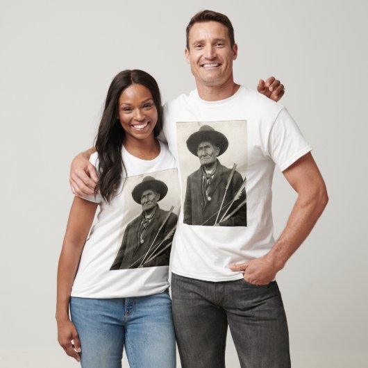 Geronimo met pijlen t-shirt (Unisex)