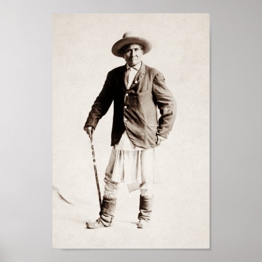 Geronimo Standing Portrait - 1904 Poster (Voorkant)
