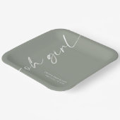 Geroteerde scriptnaam Sage Oh Girl Baby shower Papieren Bordje (Gebogen)