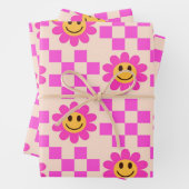 Geruit Hot Pink Lachende Bloemen met vierkanten Inpakpapier Vel (In situ)