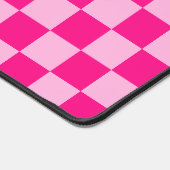 Geruit licht heet roze geometrische retro Monogram Bureaumat (Hoek)