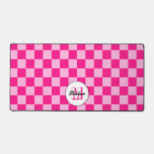 Geruit licht heet roze geometrische retro Monogram Bureaumat (Voorkant)