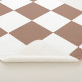 Geruit patroon in witte en mokka mousse sherpa deken (3/4)