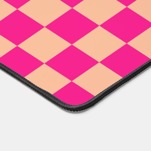 Geruit perzik heet roze geometrische retro Monogra Bureaumat (Hoek)