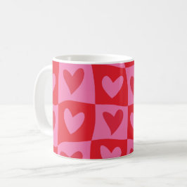 Geruit Warped Pink and Red Hearts Patroon Koffiemok