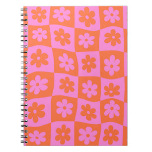 Geruit Warped Retro Pink en Sinaasappel Flowers Notitieboek
