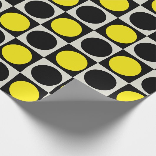 Geruite geometrische gele zwarte cirkel polka dot cadeaupapier (Hoek)